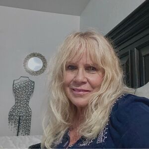 Meet your Posher, Nona